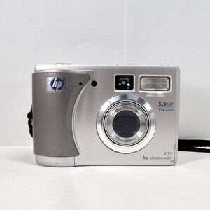 Vintage HP Photosmart HP 935 5.3MP Digital Camera